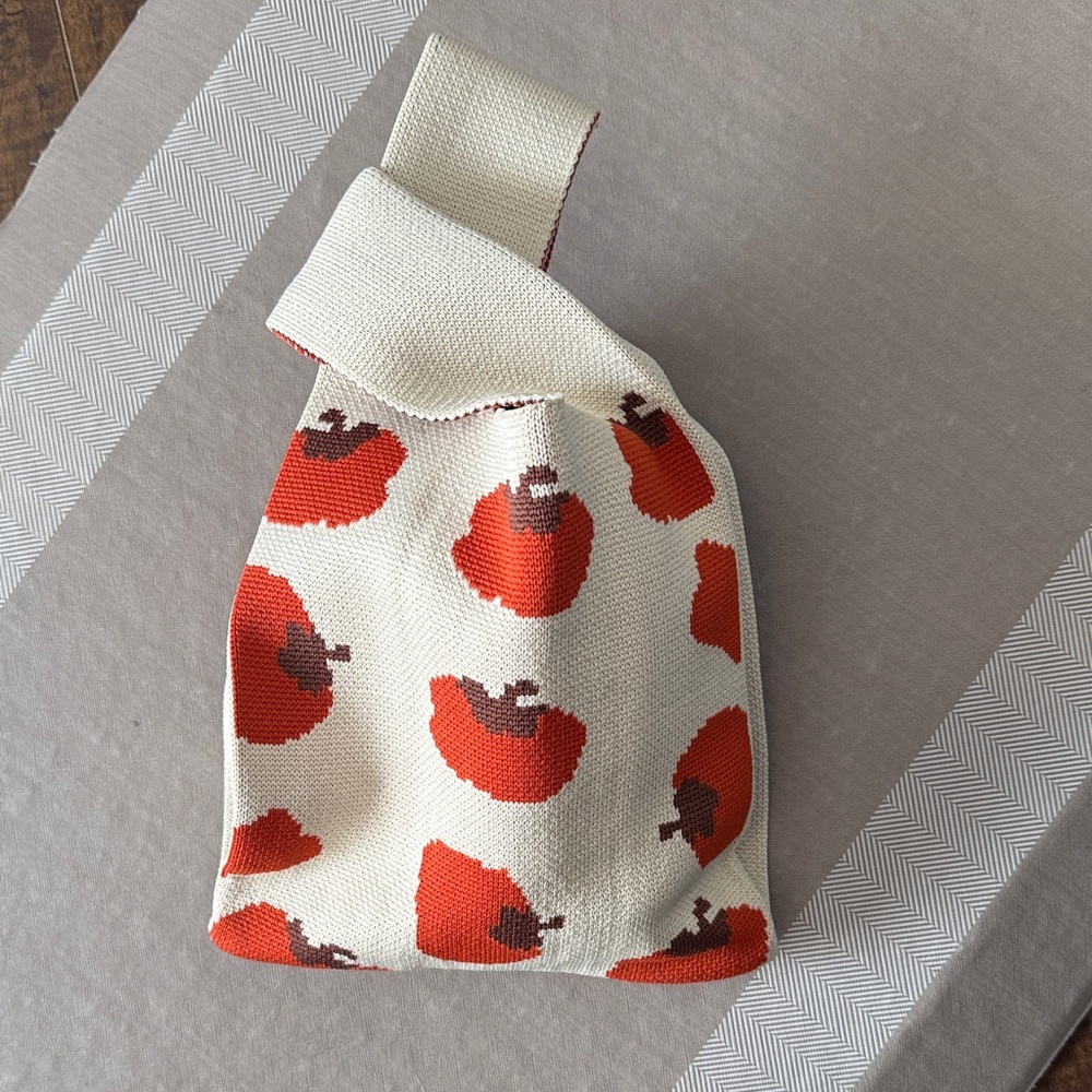 Small Knot Bag with Tomato Design
